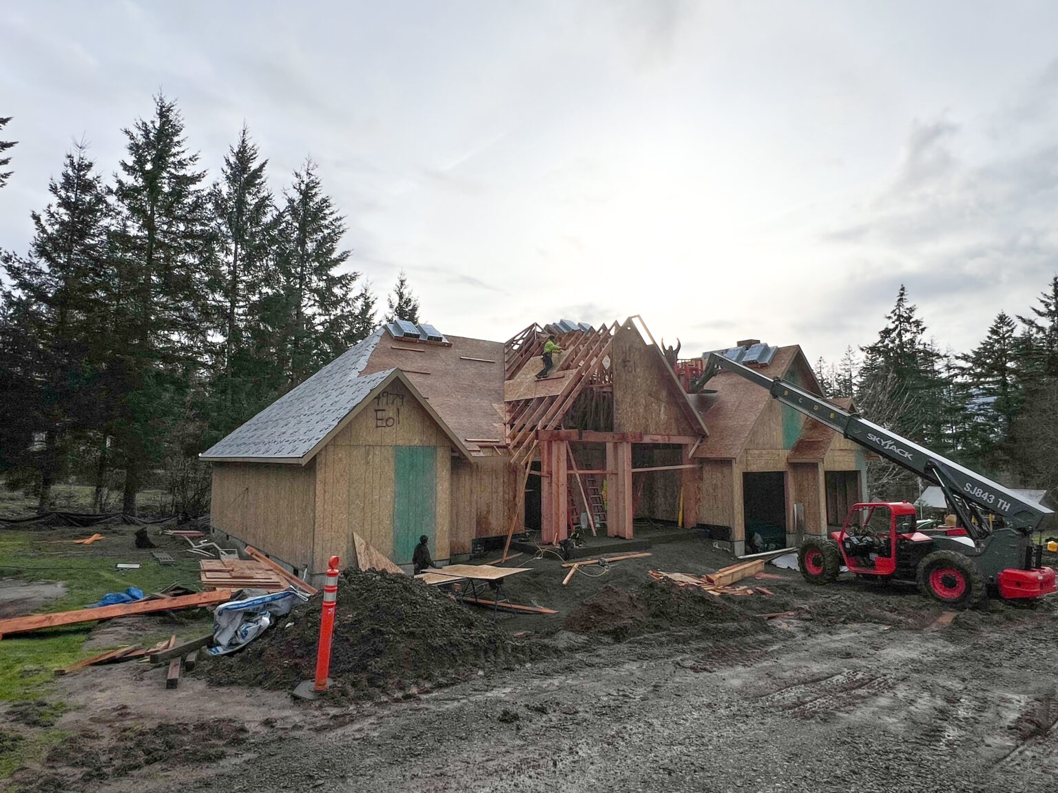 Custom Home Exterior Framing Roofing